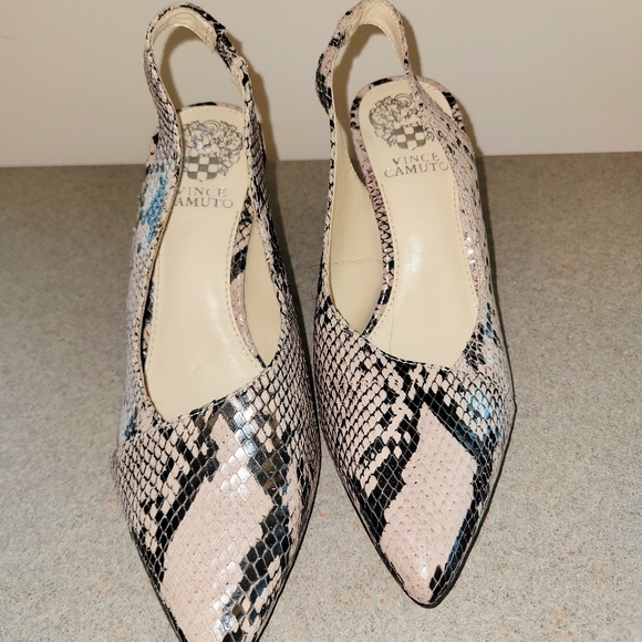 Vince Camuto Faux Beige Snake Skin Pumps Shoes - Picture 6 of 6